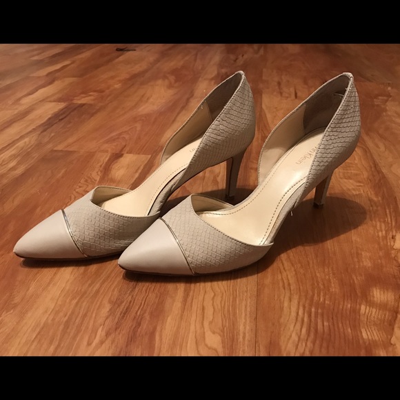 Cream Calvin Klein pumps. 3in heel.