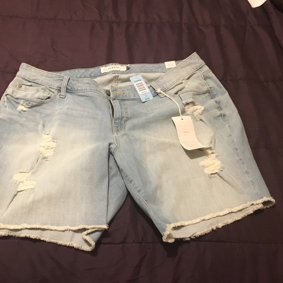 Torrid sz 20 distressed jean shorts NWT