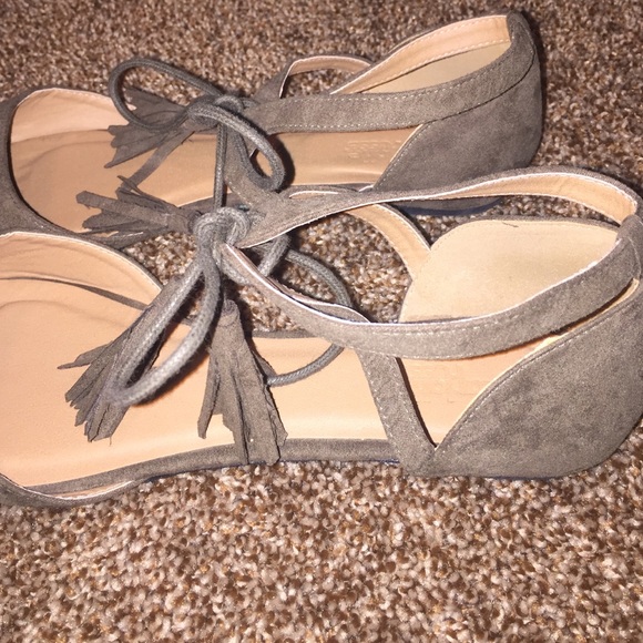 Shoes - Picture 2 of 3