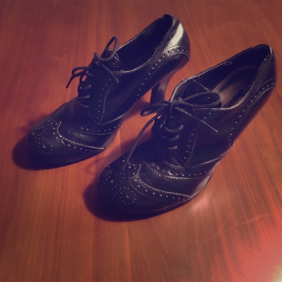 BONGO Black Heels Size 8