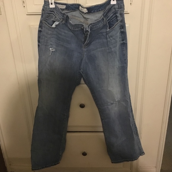 Torrid sz 20 relaxed boot cut distressed jeans