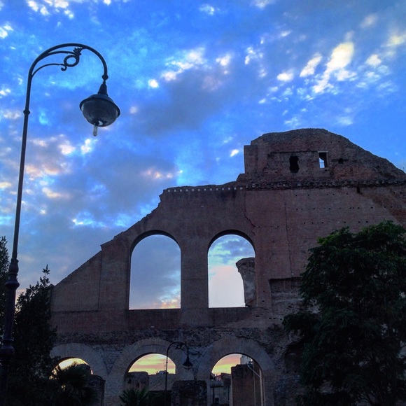 Meet your Posher, Heather. I love style and deals - Picture 3 of 3