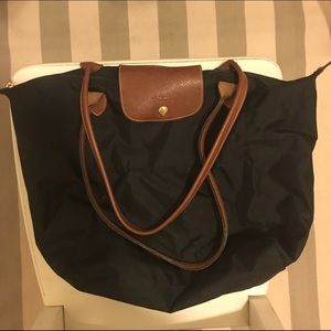 Black medium Longchamp bag