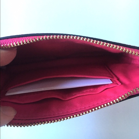 ✨ Coach Pink Pebble Leather Wristlet - Picture 3 of 5