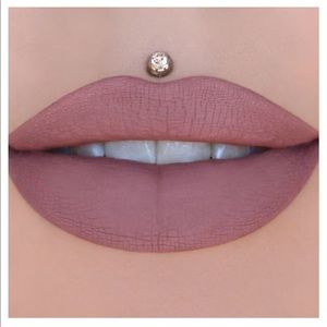 Jeffree Star liquid lipstick in Deceased
