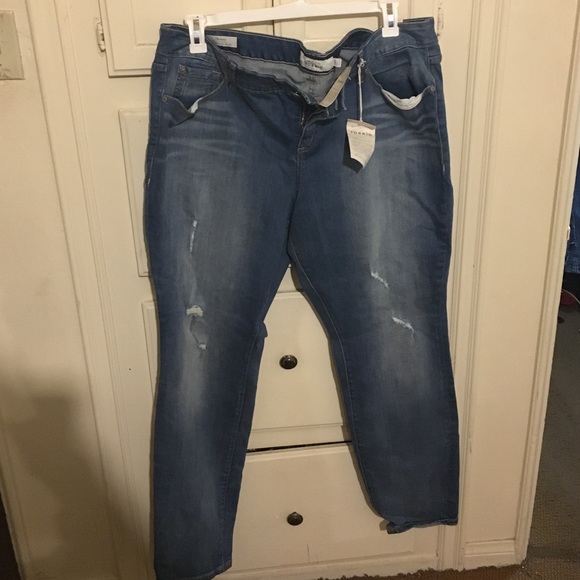 Torrid skinny jeans distressed sz 20 tall NWT