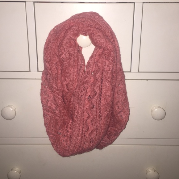 Infinity Scarf - Picture 1 of 3