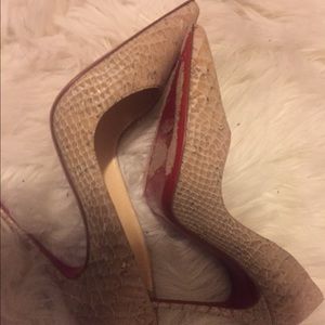 Christian Louboutin Python So Kate Sz. 38.5