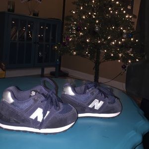 New Balance 574 Navy lace up sneakers