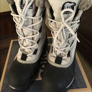 Sorel snow boots women's size 7