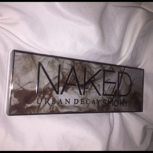 Urban Decay Naked Smoky Palette