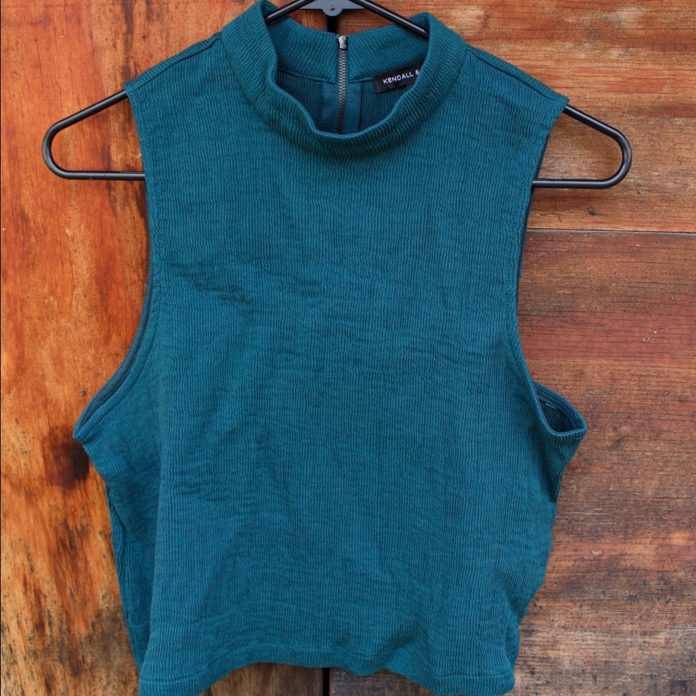 NWOT Kendall and Kylie Emerald green holiday top