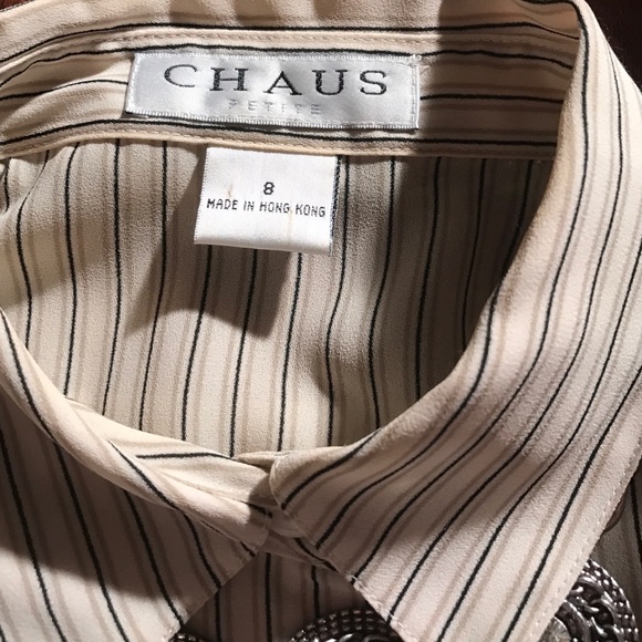 A beautiful Chaus dress shirt - Picture 2 of 4