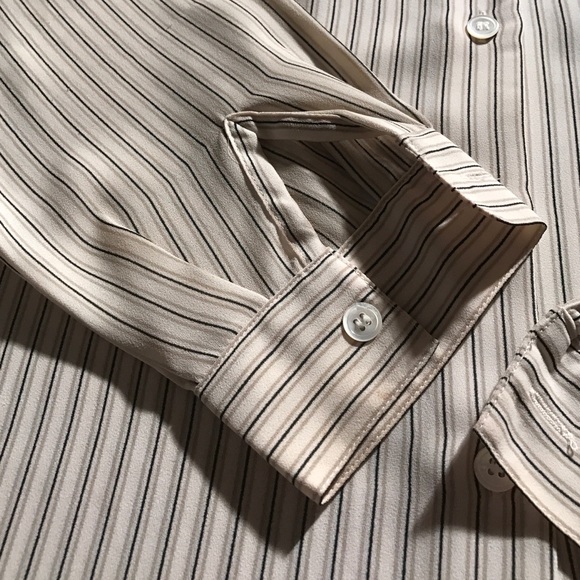 A beautiful Chaus dress shirt - Picture 4 of 4