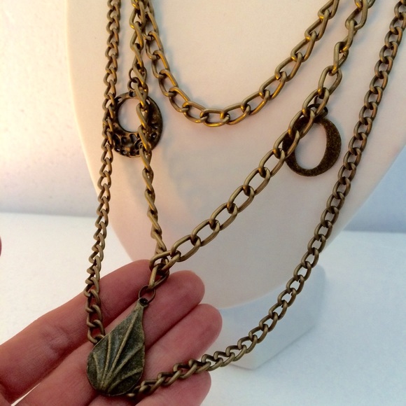3 Tier Chain Necklace - Picture 2 of 3