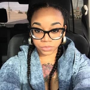 Meet your Posher, Asheli