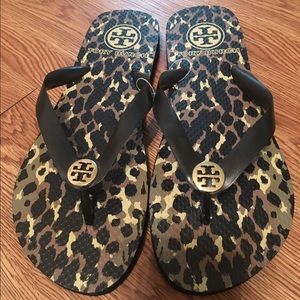 Final sale: Tory Burch Leopard Flip Flop Size 8