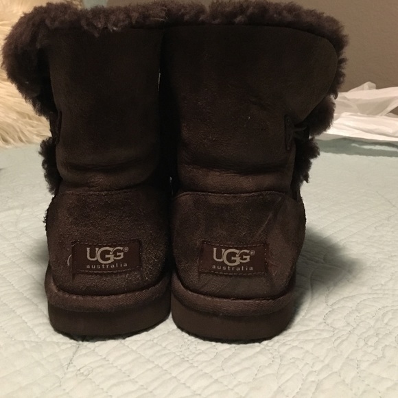 black uggs turning feet black black uggs turning feet black