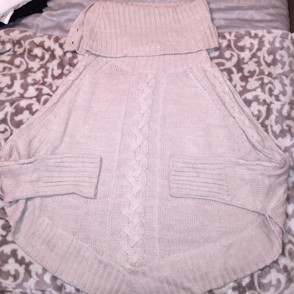 Oversized turtle neck poncho/sweater - Picture 1 of 1