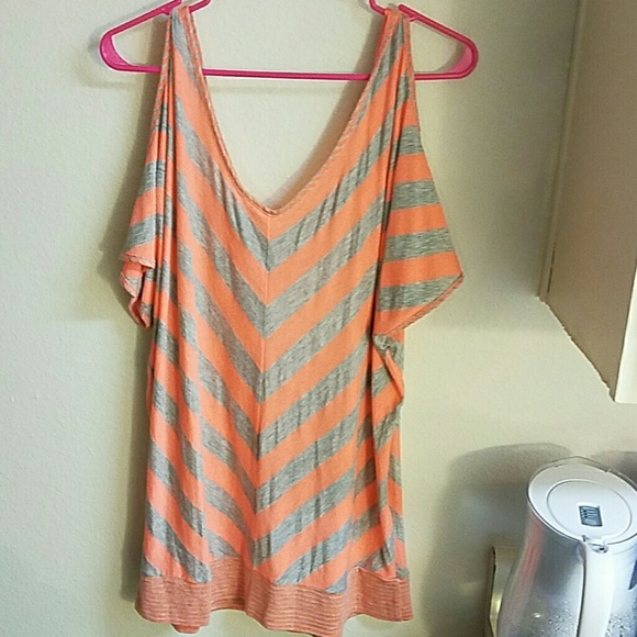 Top - Picture 2 of 4