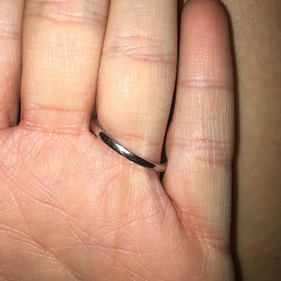 Diamond ring - Picture 2 of 3