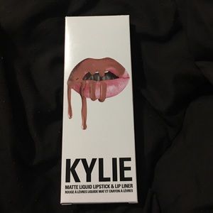 Kylie Jenner Exposed Lip Kit