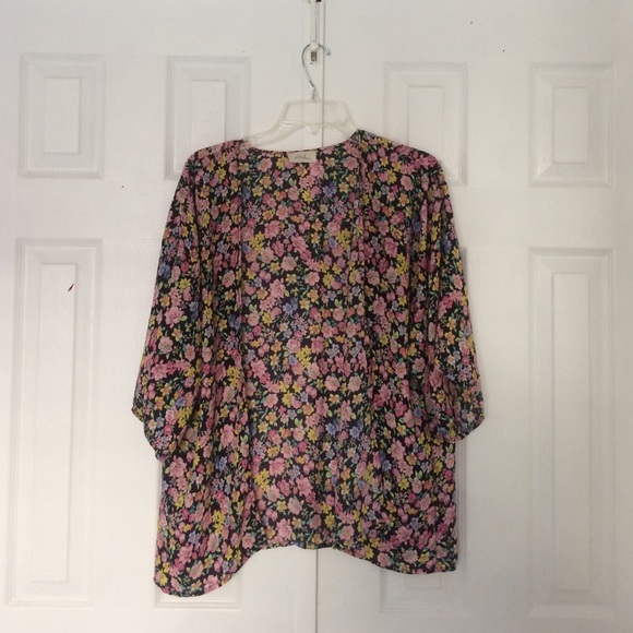2 floral cardigans - Picture 2 of 2