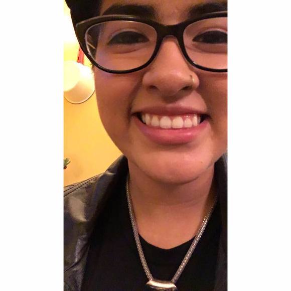 Meet your Posher, Anna