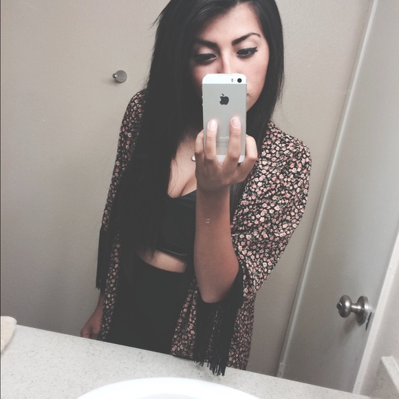 Forever 21 crop top - Picture 2 of 2