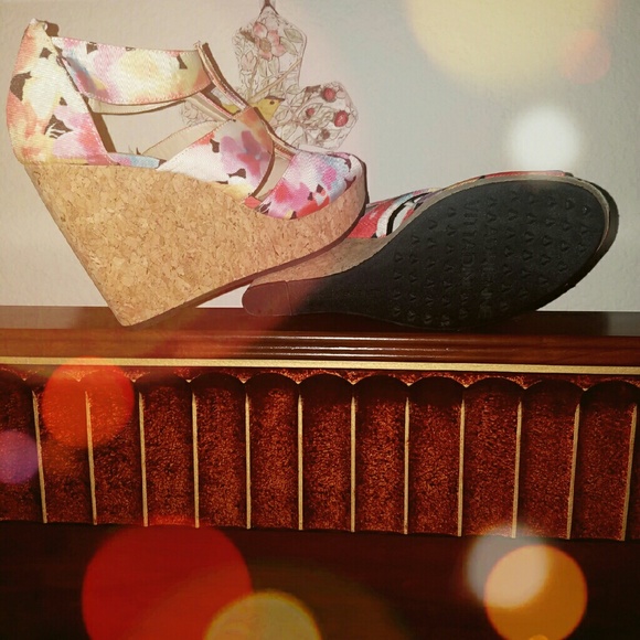 Adrienne vittadini floral wedges - Picture 2 of 3