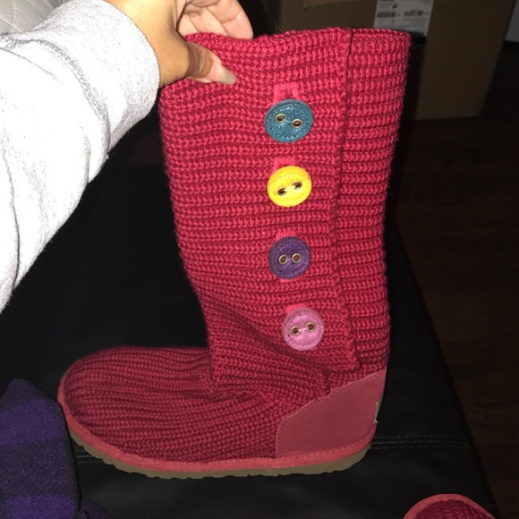 Authentic red knitted uggs like new condition