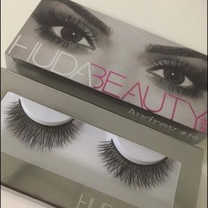 HUDA BEAUTY Audrey LASHES EYELASHES MAKE UP NEW