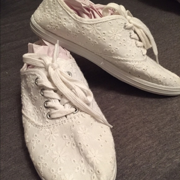 BNWOT Charlotte Russe White Lace Sneakers
