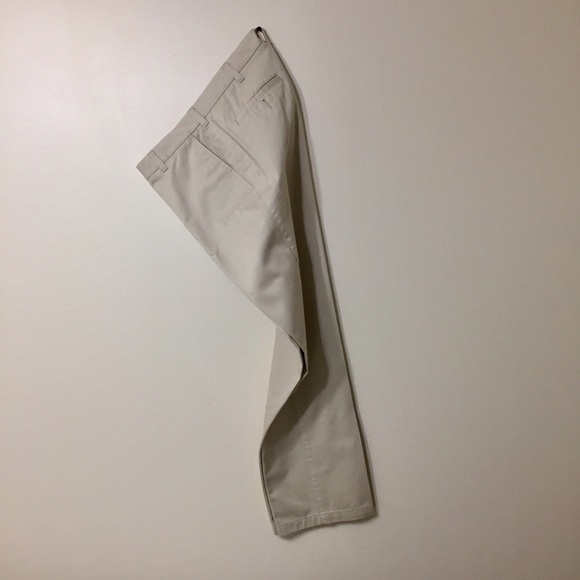 VanHeusen Men's Khaki
