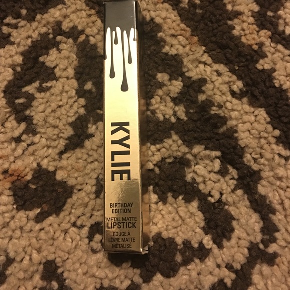 sddefault.jpg Kylie cosmetics metal