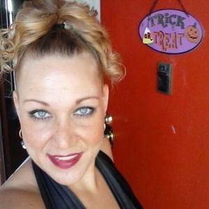 Meet your Posher, Desiree