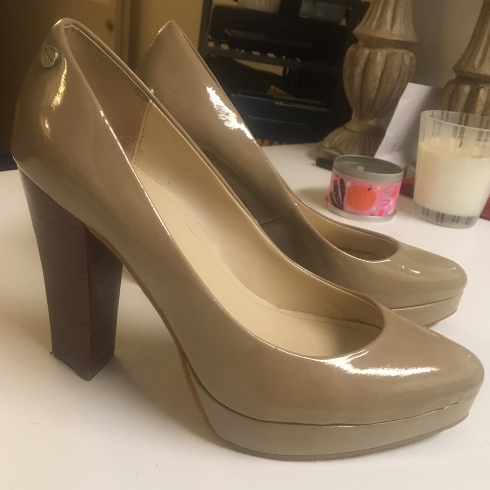 CALVIN KLEIN | Tan Patent Leather Pumps