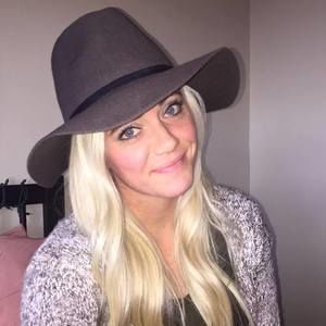 Meet your Posher, Carly