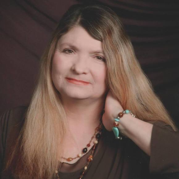 Meet your Posher, Julie