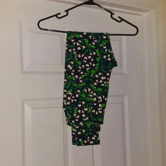 Lularoe OS Christmas leggings