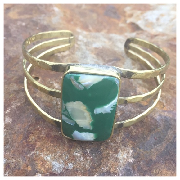 🦀Host Pick🦀 Brass Cuff Bracelet w/ Stone - Picture 2 of 4