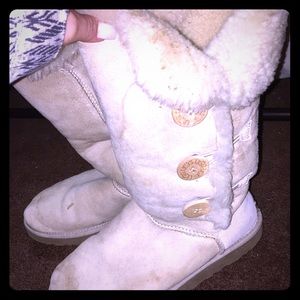 CREAM UGG BOOTS