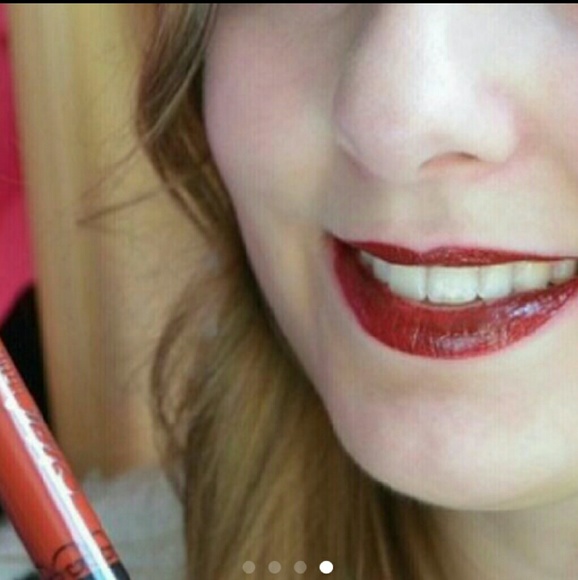 New Born Pretty Long Lasting Lip gloss - Picture 4 of 4