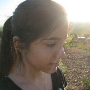 Meet your Posher, Fatima