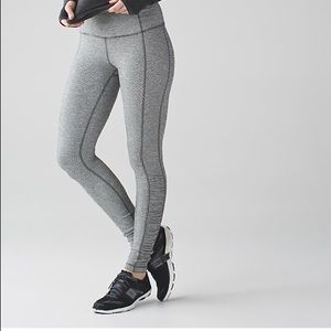 NWT lululemon turn around tights, size 4