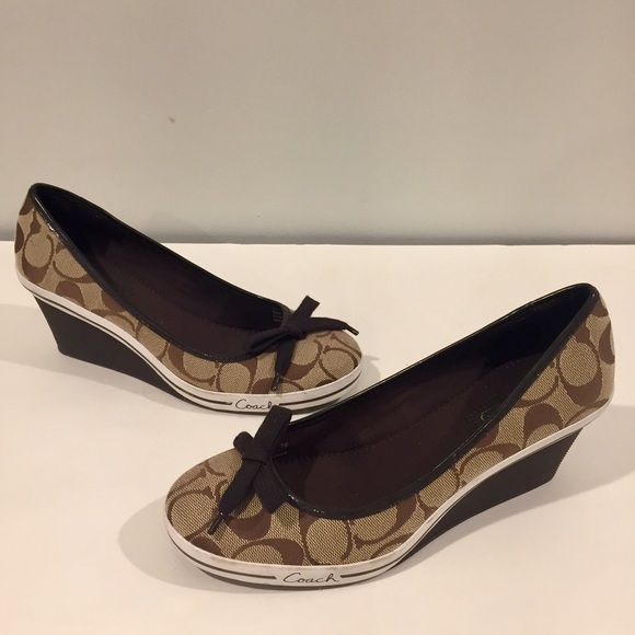 Coach Wedges in Signature Print sz 7