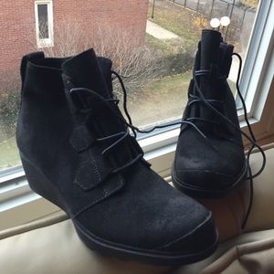 BRAND NEW NEVER WORN Sorel Boots Sz 9