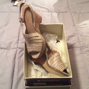 Naturalizer wedge heels. Brand new!