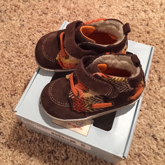 Robeez boys 0-6 month