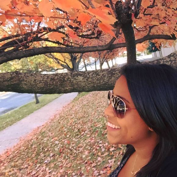 Meet your Posher, Dani - Picture 1 of 1